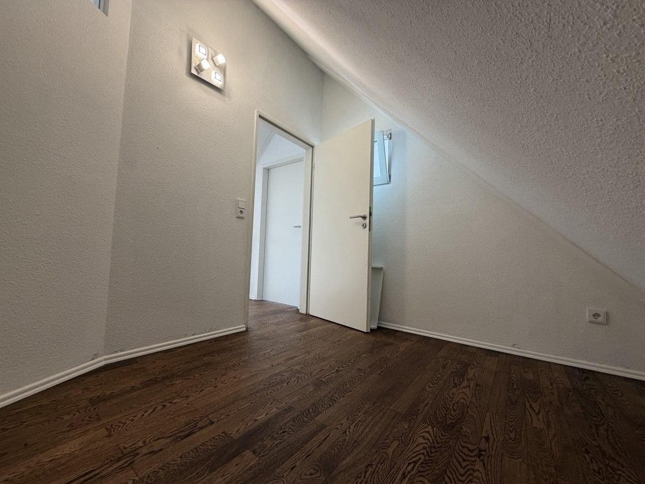 Prodej bytu 3+1 155 m², Köln, Severní Porýní-Vestfálsko Prodej bytu 3+1 155 m², Köln, Severní Porýní-Vestfálsko