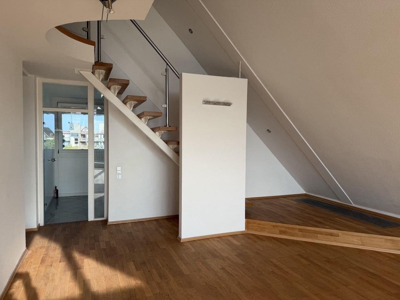 Prodej bytu 3+1 155 m², Köln, Severní Porýní-Vestfálsko Prodej bytu 3+1 155 m², Köln, Severní Porýní-Vestfálsko
