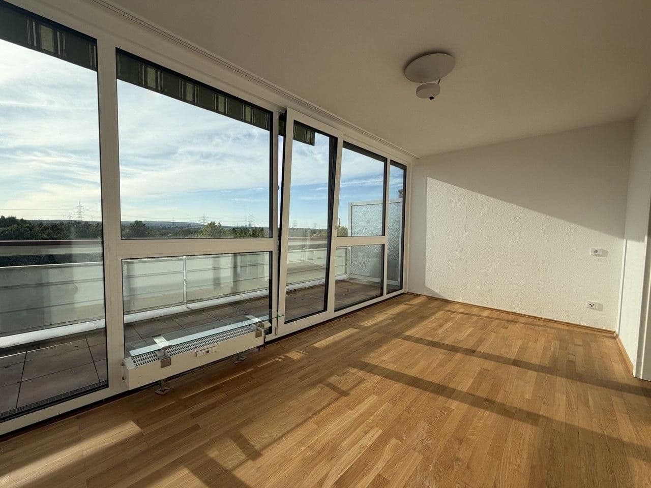 Prodej bytu 3+1 155 m², Köln, Severní Porýní-Vestfálsko Prodej bytu 3+1 155 m², Köln, Severní Porýní-Vestfálsko