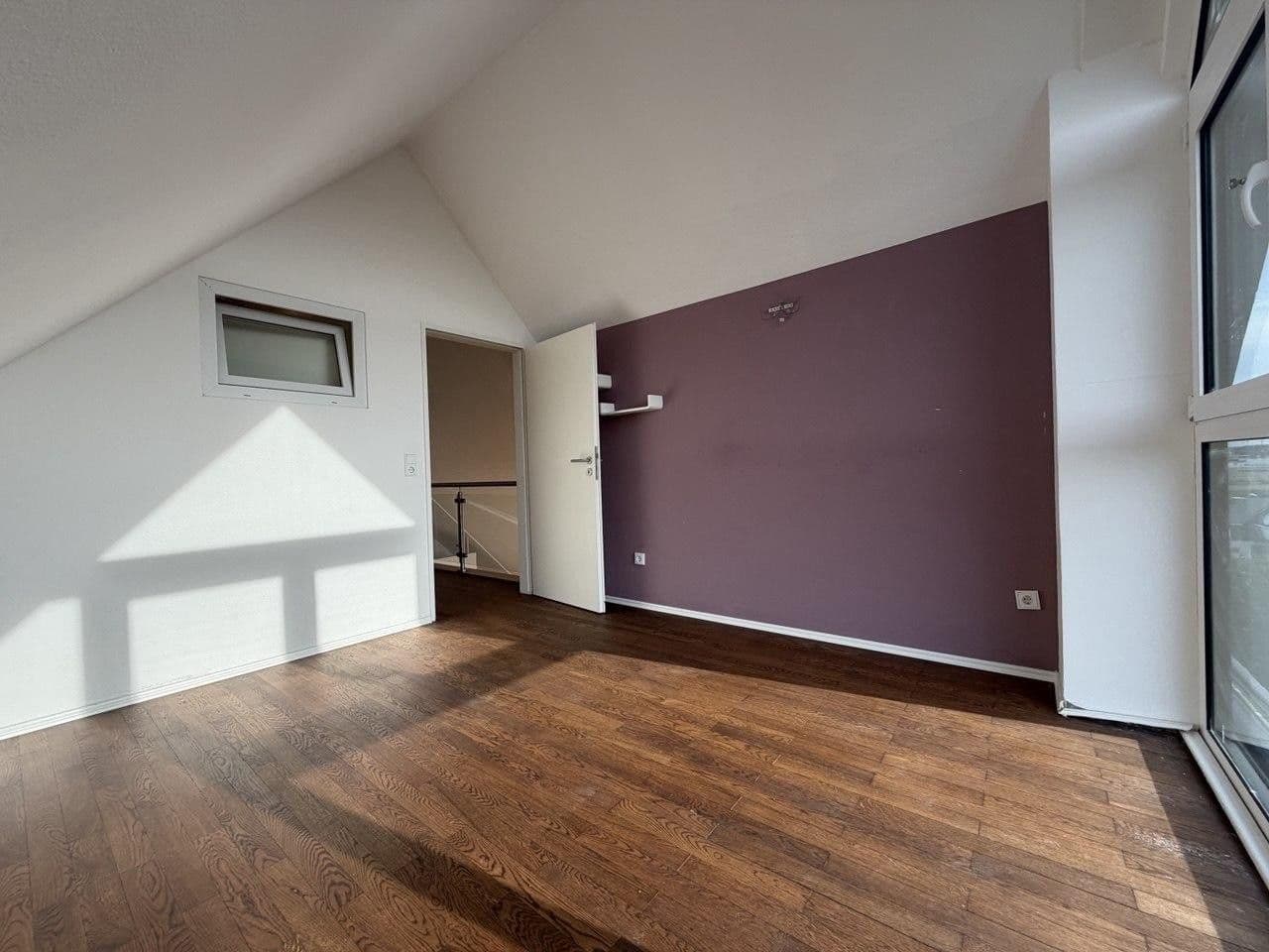 Prodej bytu 3+1 155 m², Köln, Severní Porýní-Vestfálsko Prodej bytu 3+1 155 m², Köln, Severní Porýní-Vestfálsko
