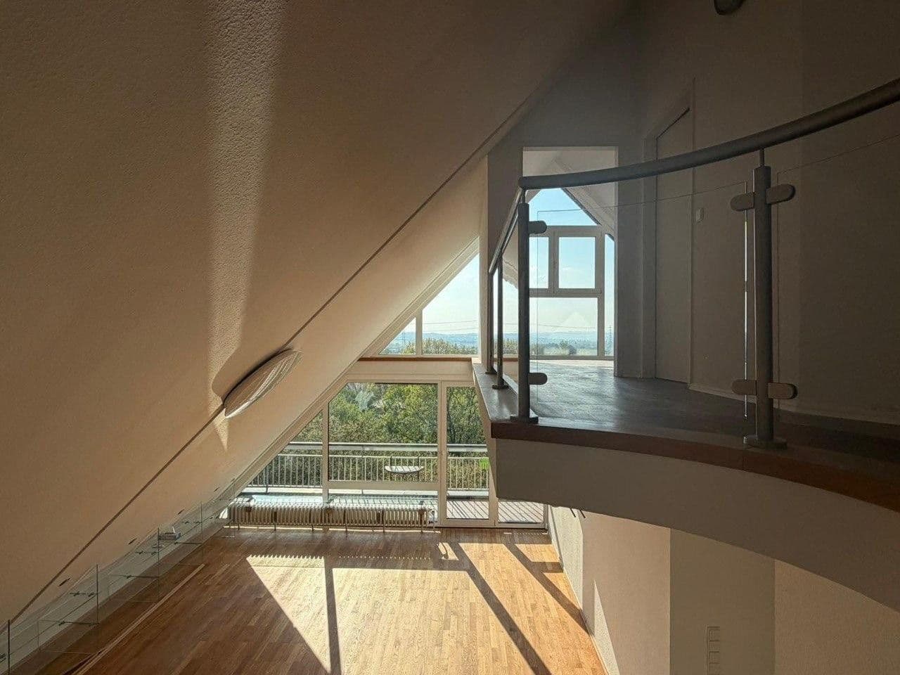 Prodej bytu 3+1 155 m², Köln, Severní Porýní-Vestfálsko Prodej bytu 3+1 155 m², Köln, Severní Porýní-Vestfálsko