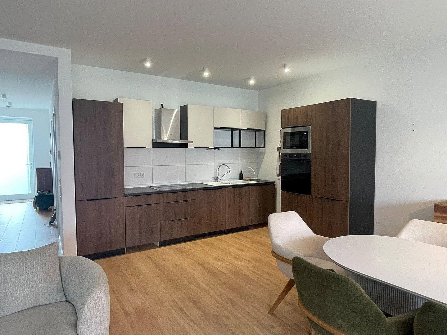 Pronájem bytu 2+1 77 m², Brühl, Bádensko-Württembersko Pronájem bytu 2+1 77 m², Brühl, Bádensko-Württembersko
