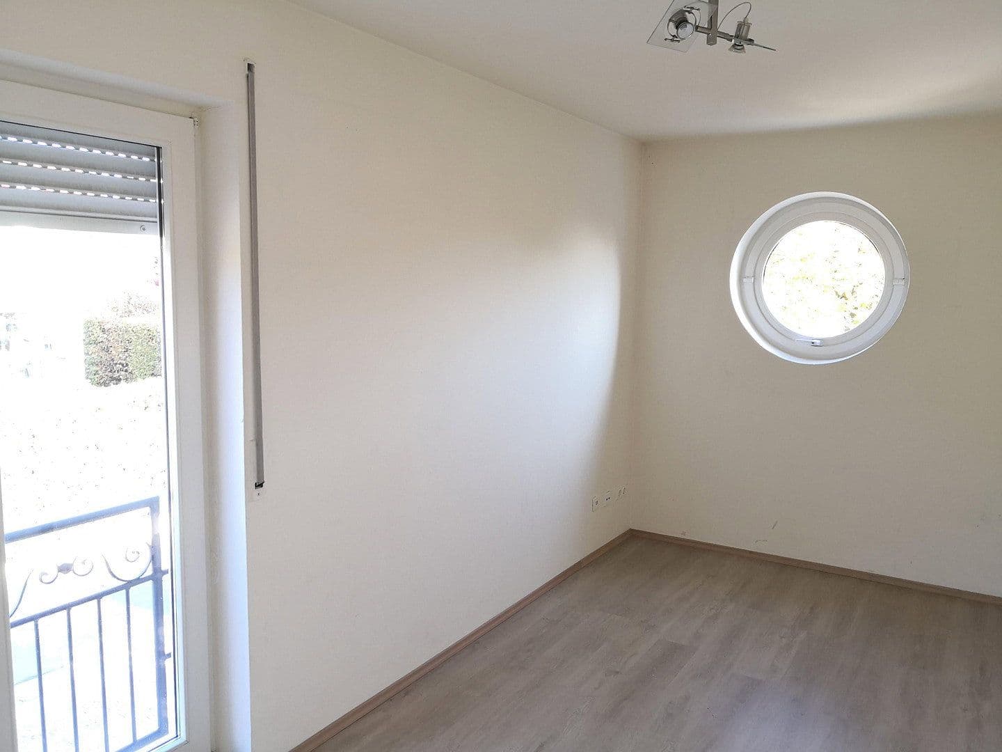 Pronájem domu 167 m², pozemek 170 m², Hardtbergweg 7a, Kronberg im Taunus, Hessen Pronájem domu 167 m², pozemek 170 m², Hardtbergweg 7a, Kronberg im Taunus, Hessen
