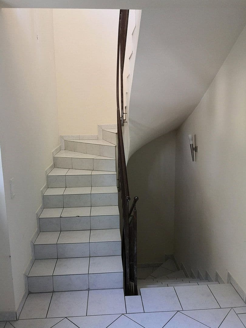 Pronájem domu 167 m², pozemek 170 m², Hardtbergweg 7a, Kronberg im Taunus, Hessen Pronájem domu 167 m², pozemek 170 m², Hardtbergweg 7a, Kronberg im Taunus, Hessen