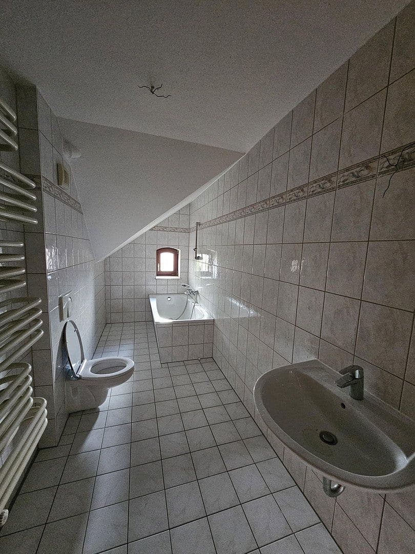 Pronájem bytu 3+1 96 m², Kitscherstr.10, Křemeničov, Sasko Pronájem bytu 3+1 96 m², Kitscherstr.10, Křemeničov, Sasko
