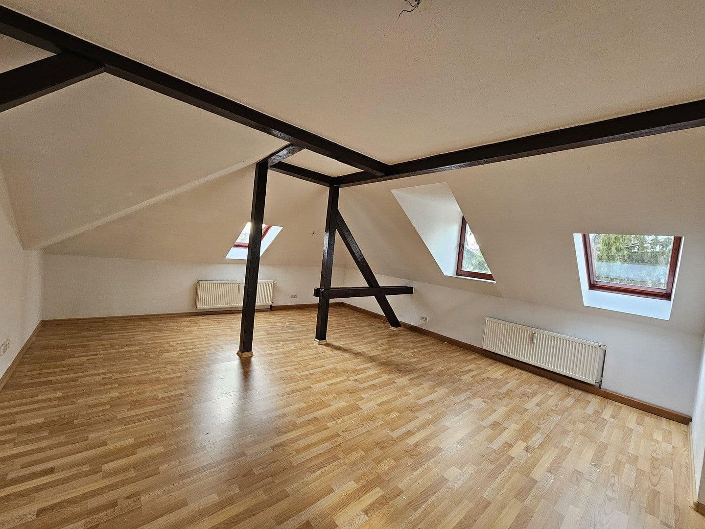 Pronájem bytu 3+1 96 m², Kitscherstr.10, Křemeničov, Sasko Pronájem bytu 3+1 96 m², Kitscherstr.10, Křemeničov, Sasko