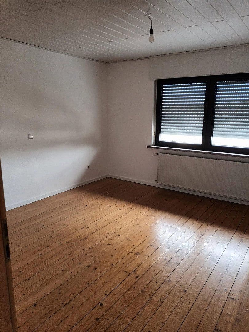 Prodej domu 135 m², pozemek 251 m², Blankenrath, Porýní-Falc Prodej domu 135 m², pozemek 251 m², Blankenrath, Porýní-Falc