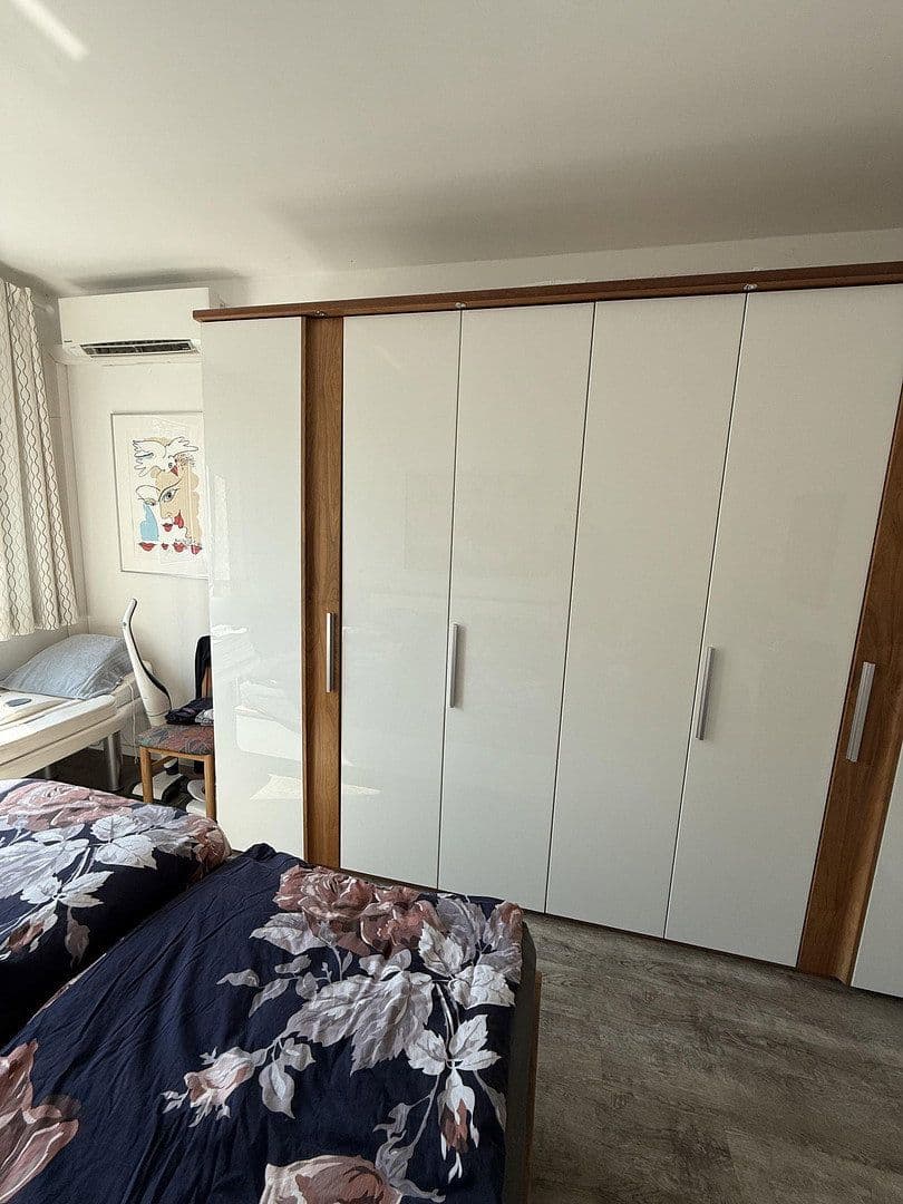 Prodej bytu 3+1 127 m², Berlin, Berlín Prodej bytu 3+1 127 m², Berlin, Berlín