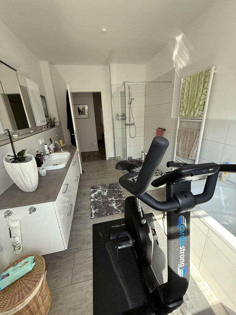 Prodej bytu 3+1 127 m², Berlin, Berlín Prodej bytu 3+1 127 m², Berlin, Berlín
