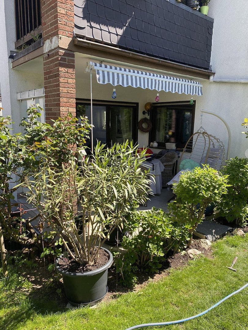 Prodej domu 235 m², pozemek 347 m², Frankfurt, Hessen Prodej domu 235 m², pozemek 347 m², Frankfurt, Hessen