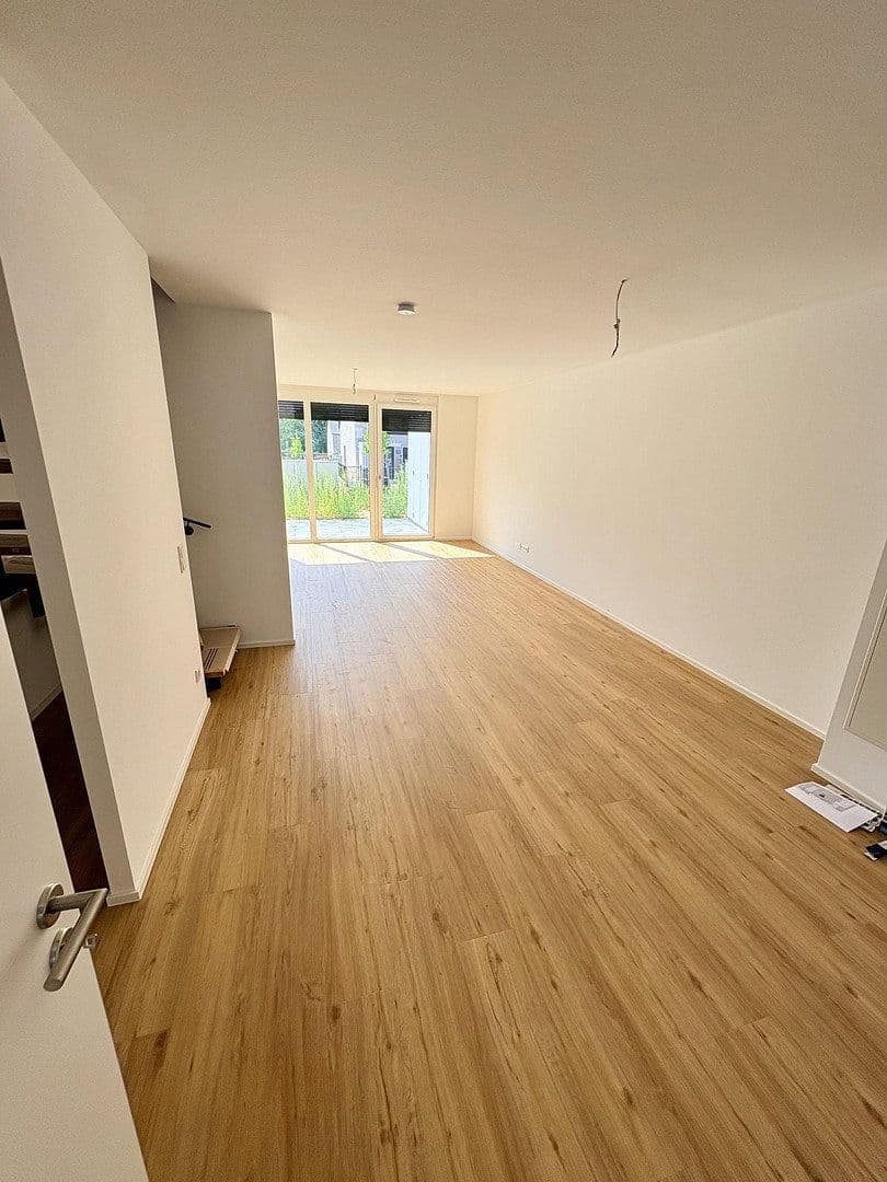 Pronájem domu 145 m², pozemek 115 m², Lilienstrasse 29., Stein, Bavorsko Pronájem domu 145 m², pozemek 115 m², Lilienstrasse 29., Stein, Bavorsko