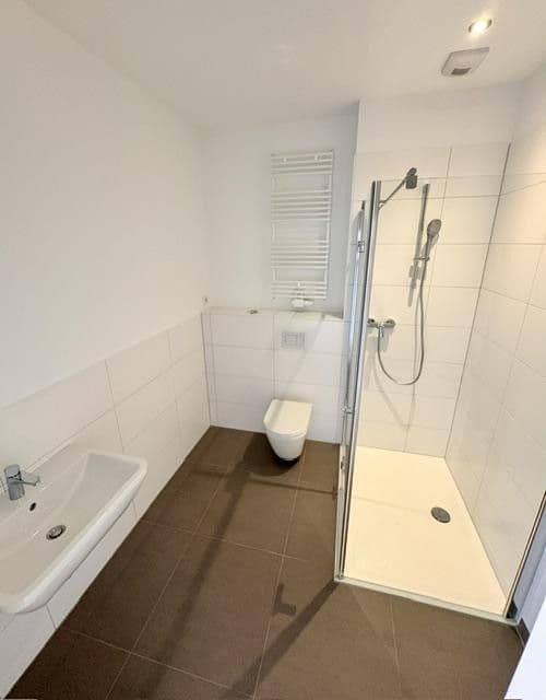 Pronájem domu 145 m², pozemek 115 m², Lilienstrasse 29., Stein, Bavorsko Pronájem domu 145 m², pozemek 115 m², Lilienstrasse 29., Stein, Bavorsko