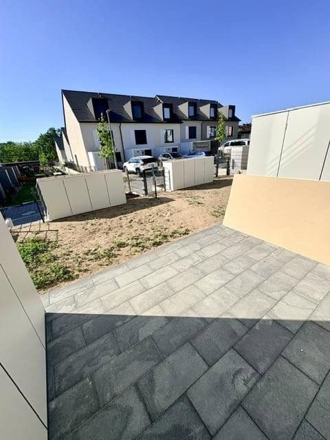 Pronájem domu 145 m², pozemek 115 m², Lilienstrasse 29., Stein, Bavorsko Pronájem domu 145 m², pozemek 115 m², Lilienstrasse 29., Stein, Bavorsko