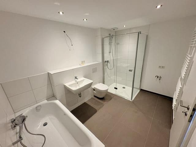 Pronájem domu 145 m², pozemek 115 m², Lilienstrasse 29., Stein, Bavorsko Pronájem domu 145 m², pozemek 115 m², Lilienstrasse 29., Stein, Bavorsko