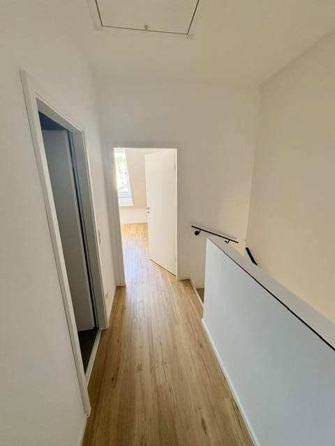 Pronájem domu 145 m², pozemek 115 m², Lilienstrasse 29., Stein, Bavorsko Pronájem domu 145 m², pozemek 115 m², Lilienstrasse 29., Stein, Bavorsko
