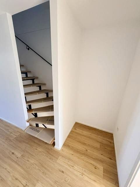 Pronájem domu 145 m², pozemek 115 m², Lilienstrasse 29., Stein, Bavorsko Pronájem domu 145 m², pozemek 115 m², Lilienstrasse 29., Stein, Bavorsko