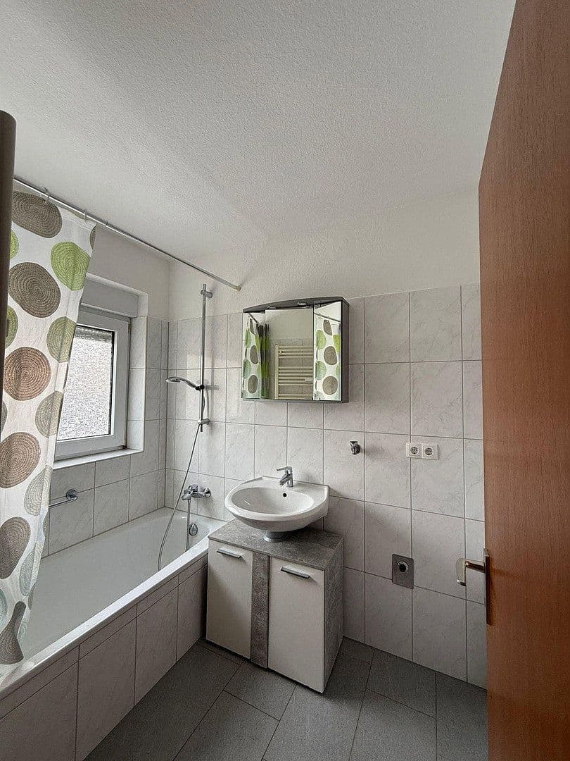Pronájem bytu 2+1 60 m², Mörikestraße 3, Bad Wimpfen, Bádensko-Württembersko Pronájem bytu 2+1 60 m², Mörikestraße 3, Bad Wimpfen, Bádensko-Württembersko