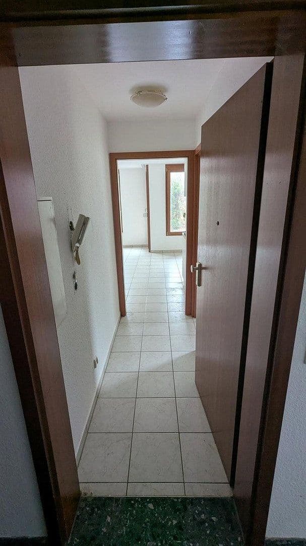 Pronájem bytu 1+1 35 m², Rosmarinweg 95, Stuttgart-Sommerrain, Bádensko-Württembersko Pronájem bytu 1+1 35 m², Rosmarinweg 95, Stuttgart-Sommerrain, Bádensko-Württembersko