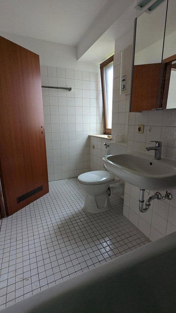 Pronájem bytu 1+1 35 m², Rosmarinweg 95, Stuttgart-Sommerrain, Bádensko-Württembersko Pronájem bytu 1+1 35 m², Rosmarinweg 95, Stuttgart-Sommerrain, Bádensko-Württembersko