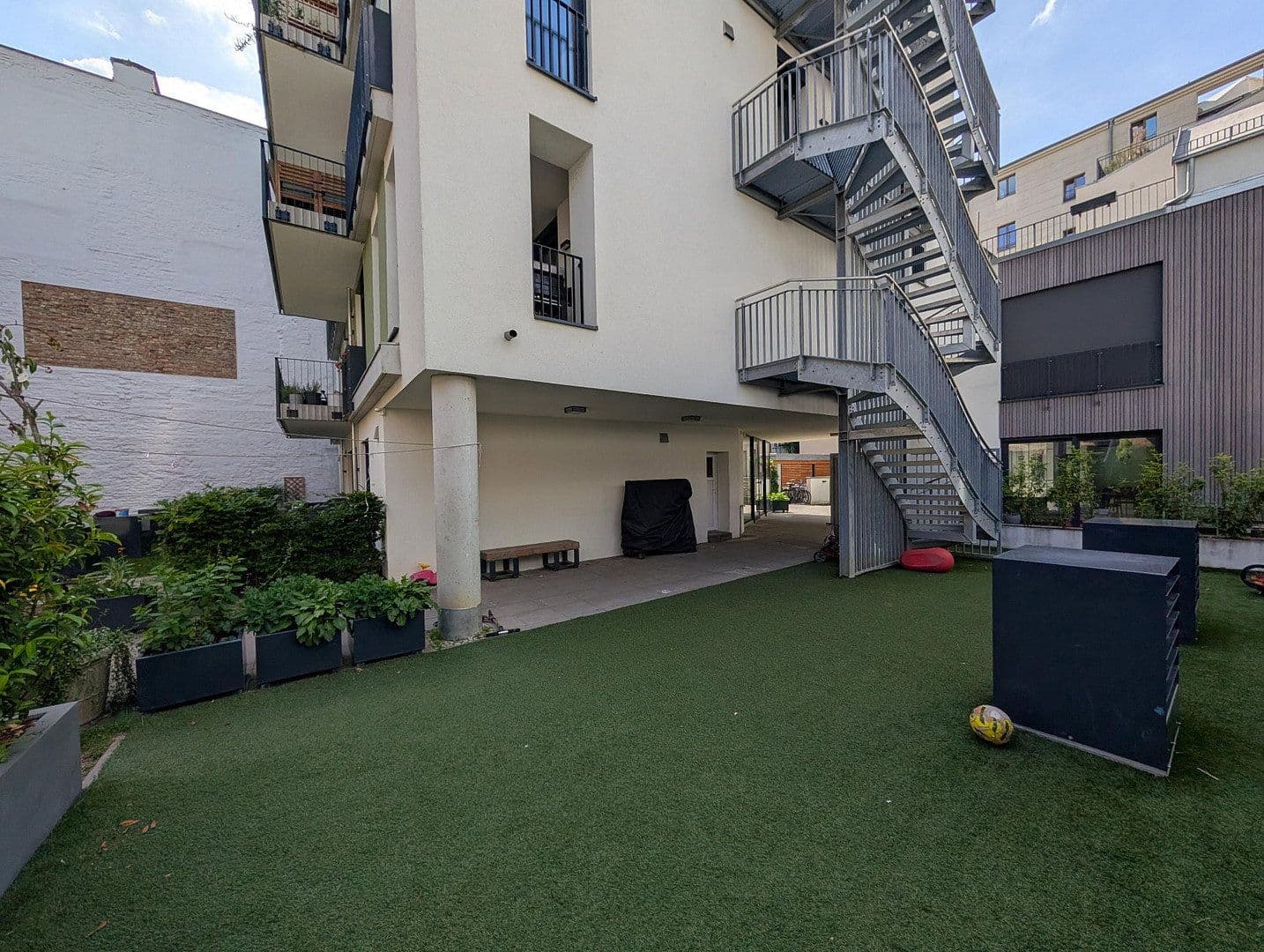 Pronájem domu 151 m², pozemek 151 m², Berlin, Berlín Pronájem domu 151 m², pozemek 151 m², Berlin, Berlín