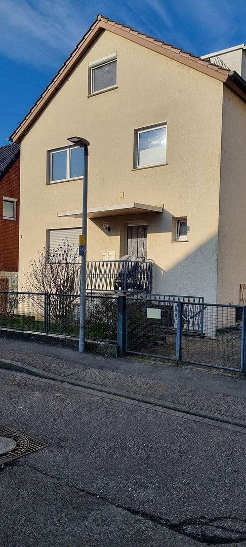 Prodej domu 195 m², pozemek 322 m², Jahnstr.3, Reichenbach an der Fils, Bádensko-Württembersko Prodej domu 195 m², pozemek 322 m², Jahnstr.3, Reichenbach an der Fils, Bádensko-Württembersko