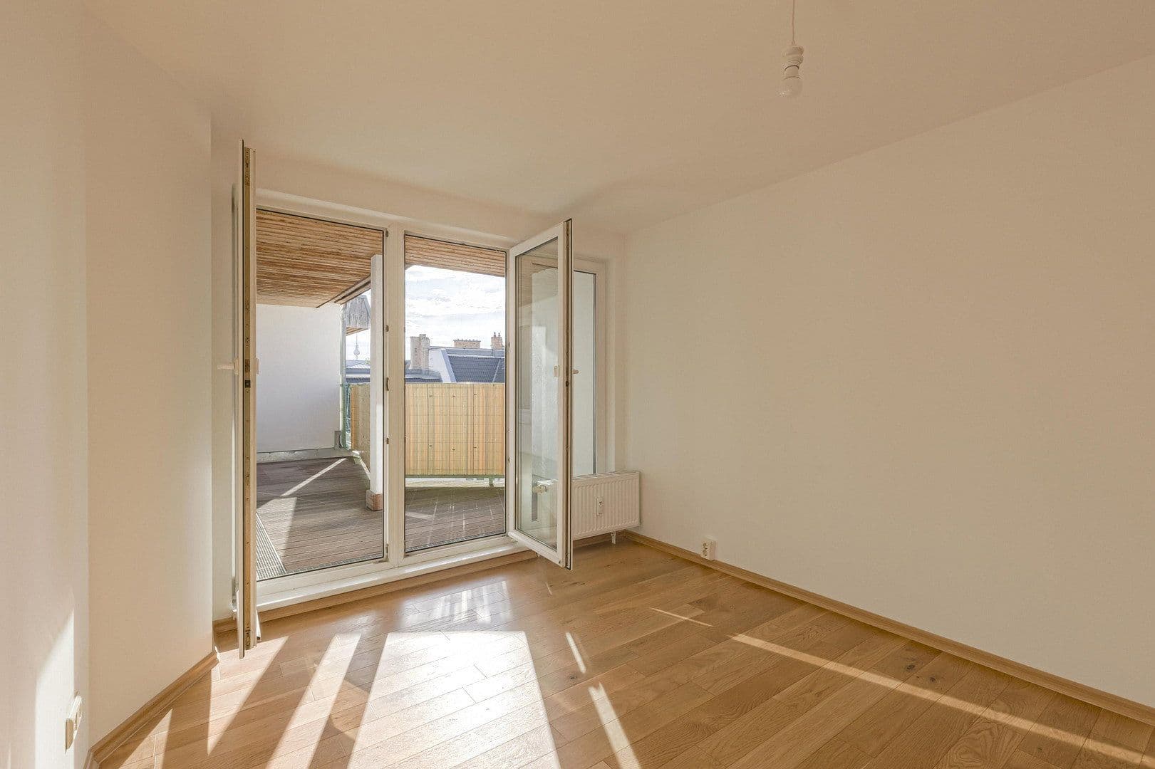 Prodej bytu 2+kk 91 m², Kochhannstr. 19, Berlin, Berlín Prodej bytu 2+kk 91 m², Kochhannstr. 19, Berlin, Berlín