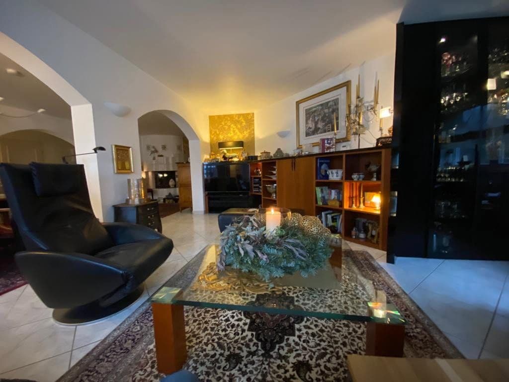 Prodej domu 420 m², pozemek 654 m², Saarbrücken, Země Sársko Prodej domu 420 m², pozemek 654 m², Saarbrücken, Země Sársko