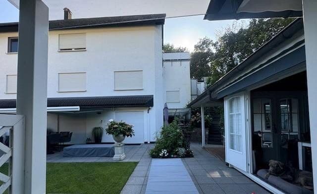 Prodej domu 420 m², pozemek 654 m², Saarbrücken, Země Sársko Prodej domu 420 m², pozemek 654 m², Saarbrücken, Země Sársko