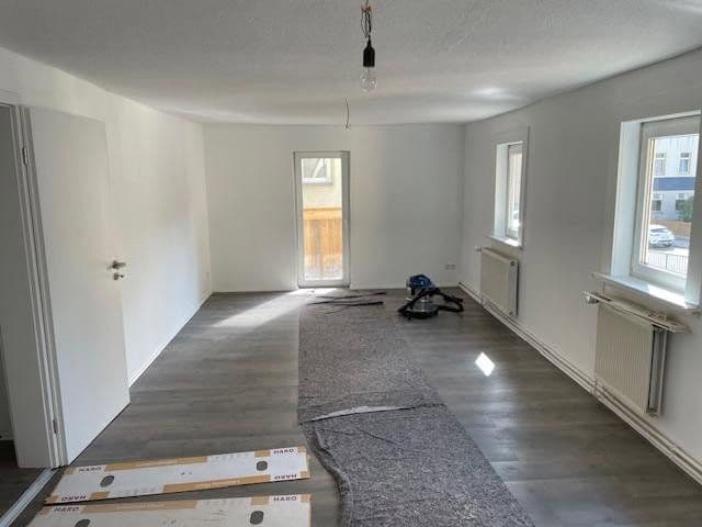 Prodej domu 180 m², pozemek 400 m², Roßmäßlerstraße 34, Tharandt, Sasko Prodej domu 180 m², pozemek 400 m², Roßmäßlerstraße 34, Tharandt, Sasko
