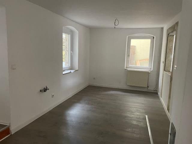 Prodej domu 180 m², pozemek 400 m², Roßmäßlerstraße 34, Tharandt, Sasko Prodej domu 180 m², pozemek 400 m², Roßmäßlerstraße 34, Tharandt, Sasko