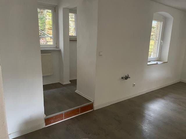 Prodej domu 180 m², pozemek 400 m², Roßmäßlerstraße 34, Tharandt, Sasko Prodej domu 180 m², pozemek 400 m², Roßmäßlerstraße 34, Tharandt, Sasko