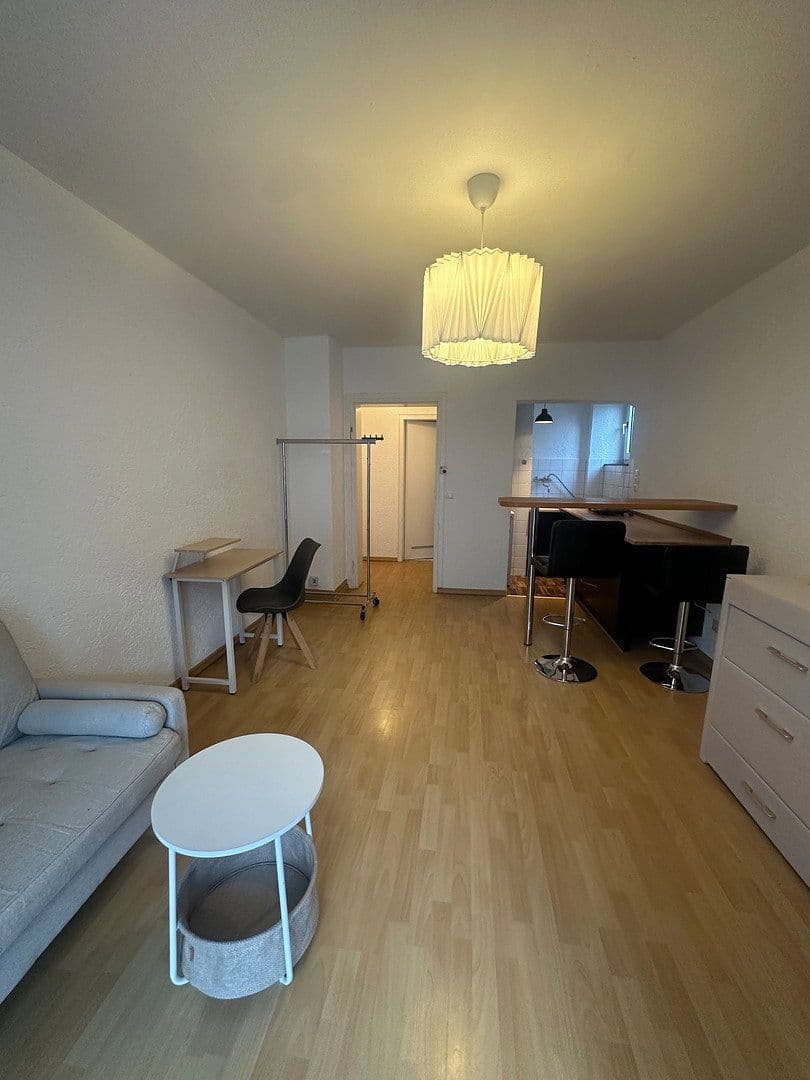 Pronájem bytu 1+1 32 m², Mannheim, Bádensko-Württembersko Pronájem bytu 1+1 32 m², Mannheim, Bádensko-Württembersko