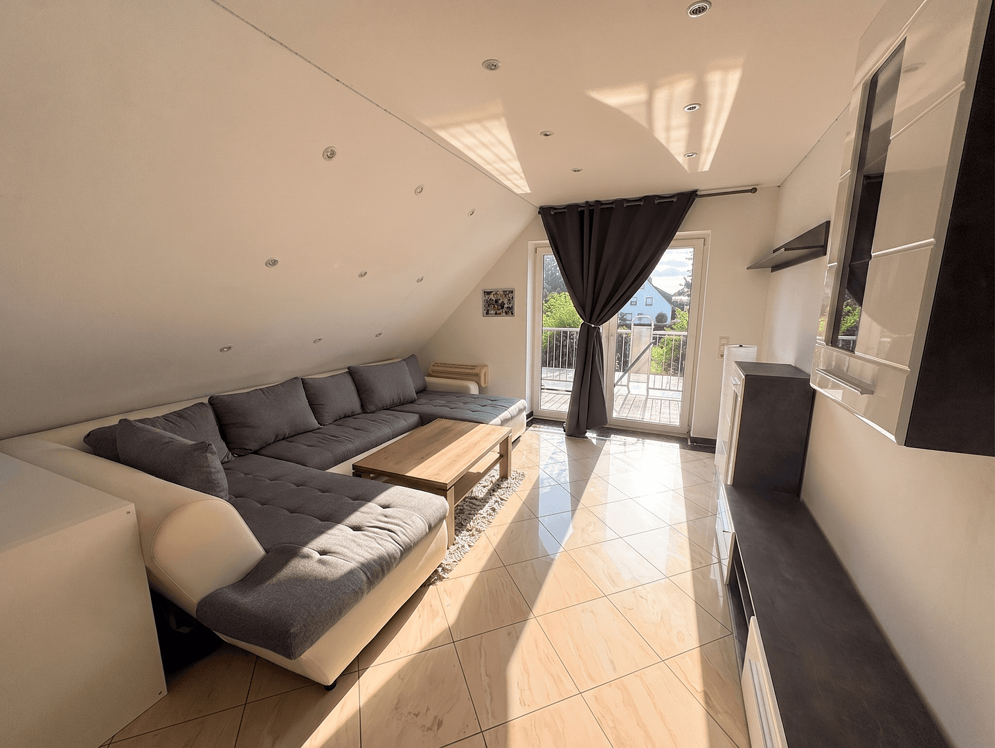 Prodej domu 378 m², pozemek 2.163 m², Rinteln, Dolní Sasko Prodej domu 378 m², pozemek 2.163 m², Rinteln, Dolní Sasko