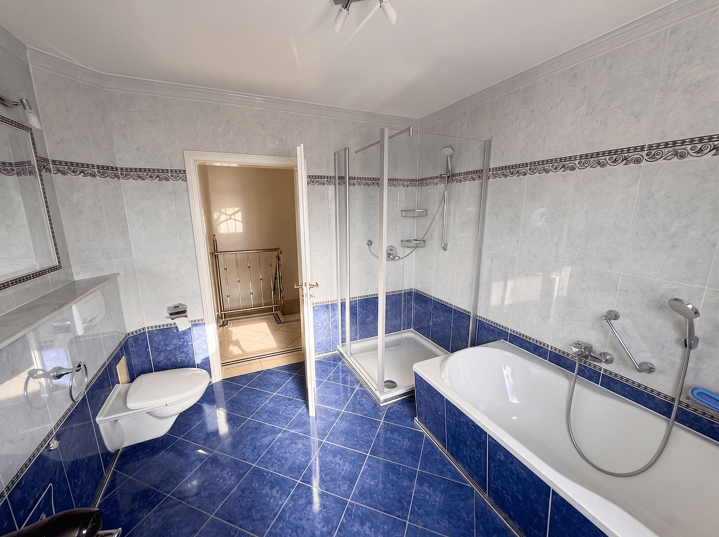Prodej domu 378 m², pozemek 2.163 m², Rinteln, Dolní Sasko Prodej domu 378 m², pozemek 2.163 m², Rinteln, Dolní Sasko