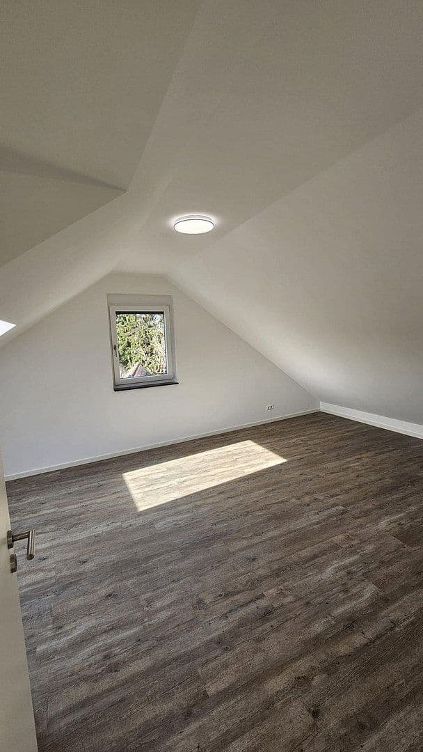 Prodej domu 167 m², pozemek 163 m², Speyerer Straße 25, Neuhofen, Porýní-Falc Prodej domu 167 m², pozemek 163 m², Speyerer Straße 25, Neuhofen, Porýní-Falc