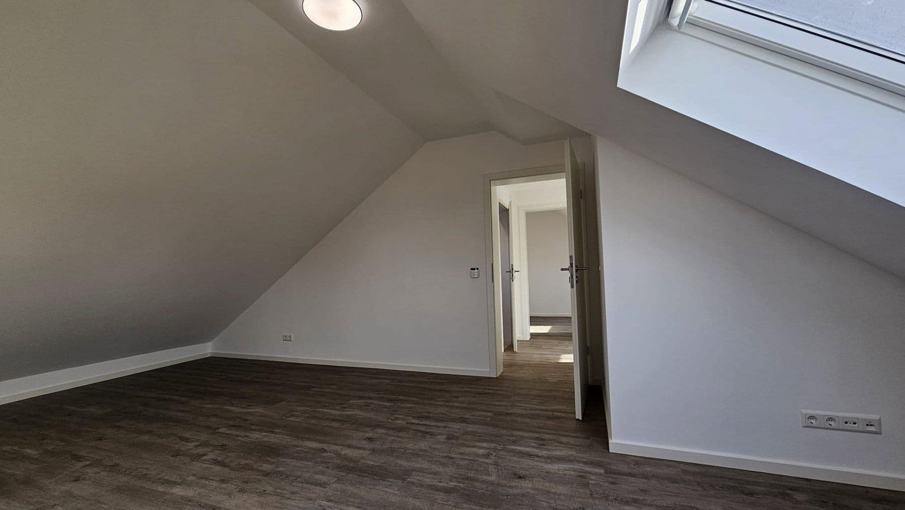 Prodej domu 167 m², pozemek 163 m², Speyerer Straße 25, Neuhofen, Porýní-Falc Prodej domu 167 m², pozemek 163 m², Speyerer Straße 25, Neuhofen, Porýní-Falc