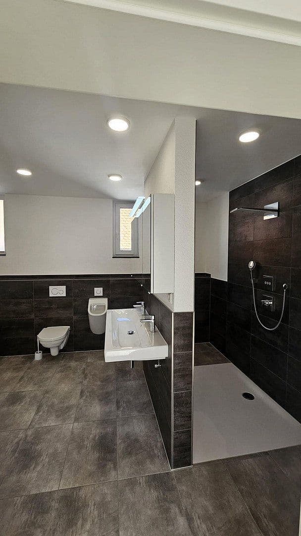 Prodej domu 167 m², pozemek 163 m², Speyerer Straße 25, Neuhofen, Porýní-Falc Prodej domu 167 m², pozemek 163 m², Speyerer Straße 25, Neuhofen, Porýní-Falc