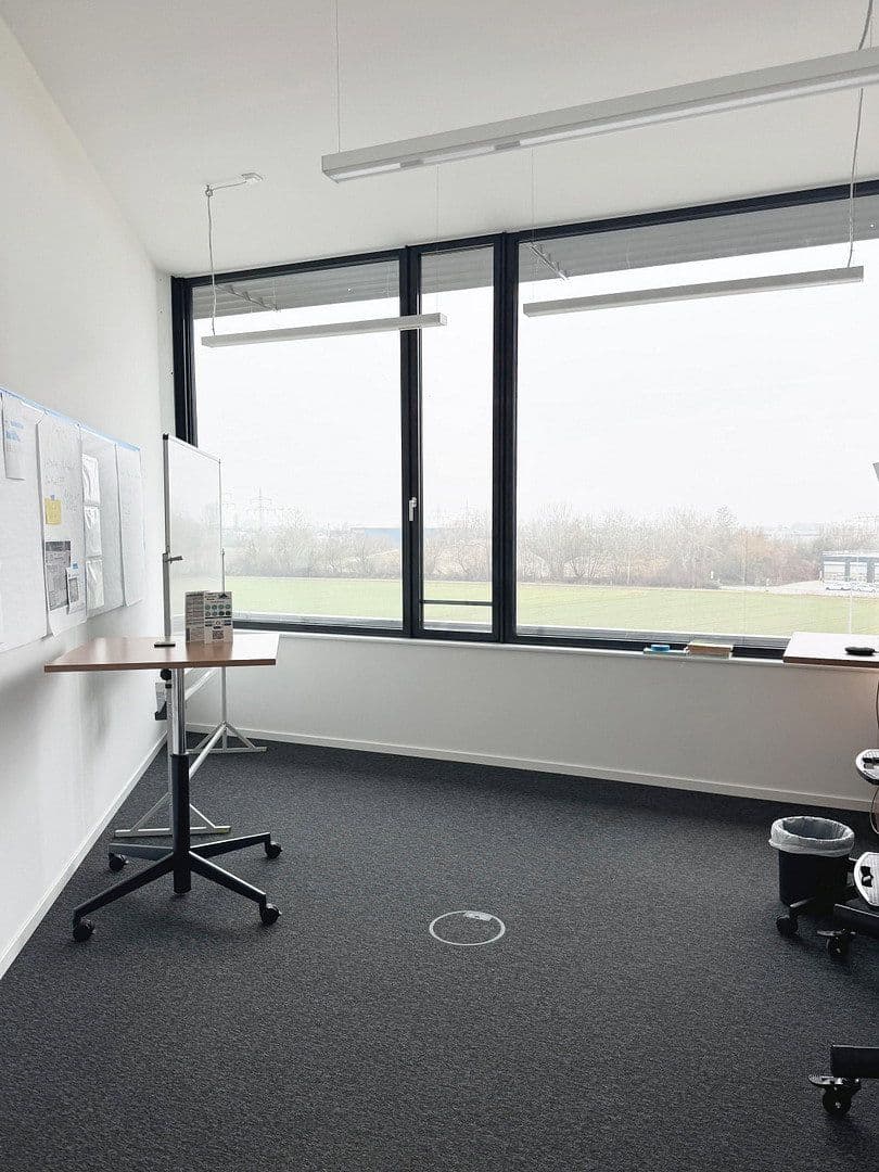 Pronájem kanceláře 807 m², Ida-Noddack-Straße 2, Ingolstadt, Bavorsko Pronájem kanceláře 807 m², Ida-Noddack-Straße 2, Ingolstadt, Bavorsko