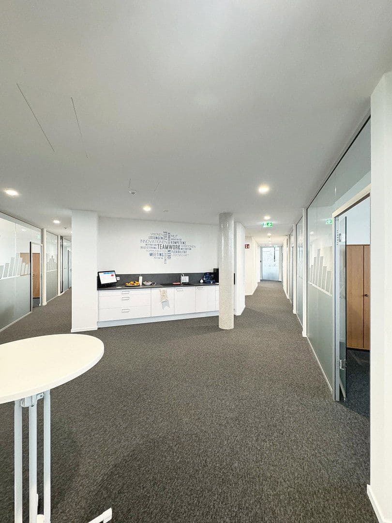 Pronájem kanceláře 807 m², Ida-Noddack-Straße 2, Ingolstadt, Bavorsko Pronájem kanceláře 807 m², Ida-Noddack-Straße 2, Ingolstadt, Bavorsko