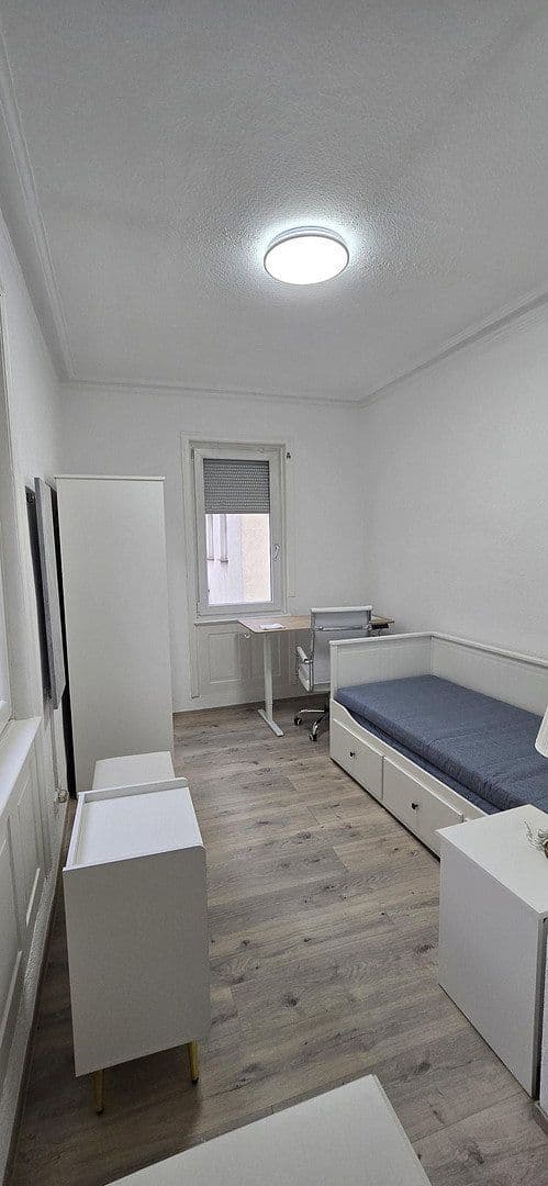 Pronájem bytu 1+1 28 m², Duisburgerstraße 22, Stuttgart, Bádensko-Württembersko Pronájem bytu 1+1 28 m², Duisburgerstraße 22, Stuttgart, Bádensko-Württembersko