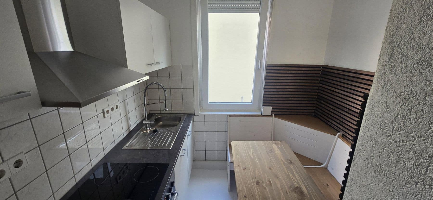 Pronájem bytu 1+1 28 m², Duisburgerstraße 22, Stuttgart, Bádensko-Württembersko Pronájem bytu 1+1 28 m², Duisburgerstraße 22, Stuttgart, Bádensko-Württembersko