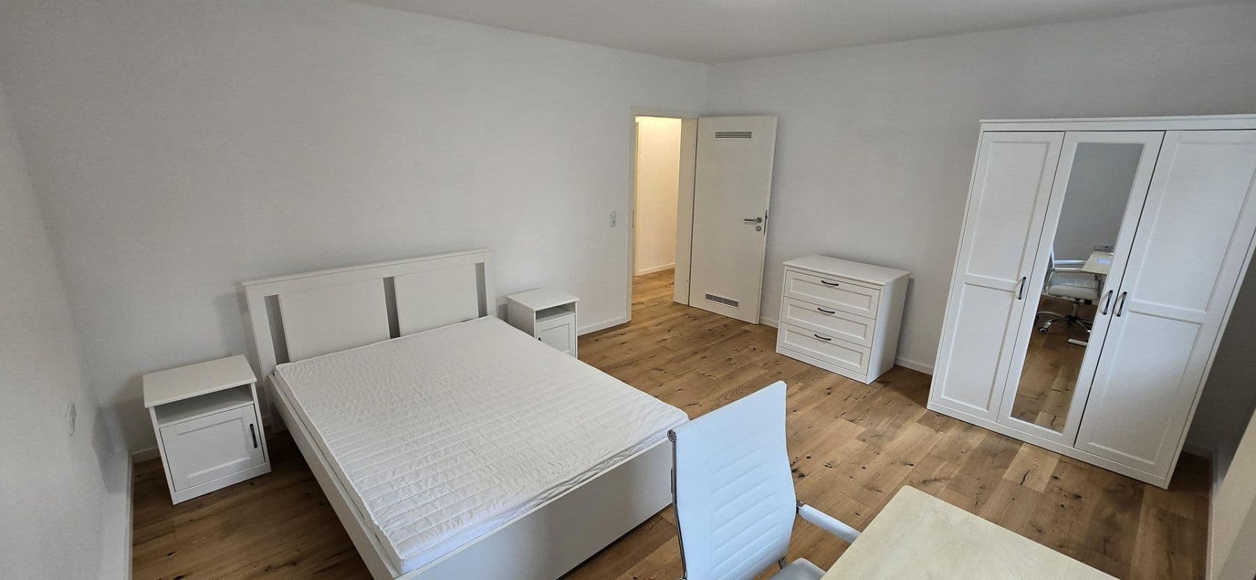 Pronájem bytu 1+1 38 m², Duisburgerstraße 26, Stuttgart, Bádensko-Württembersko Pronájem bytu 1+1 38 m², Duisburgerstraße 26, Stuttgart, Bádensko-Württembersko