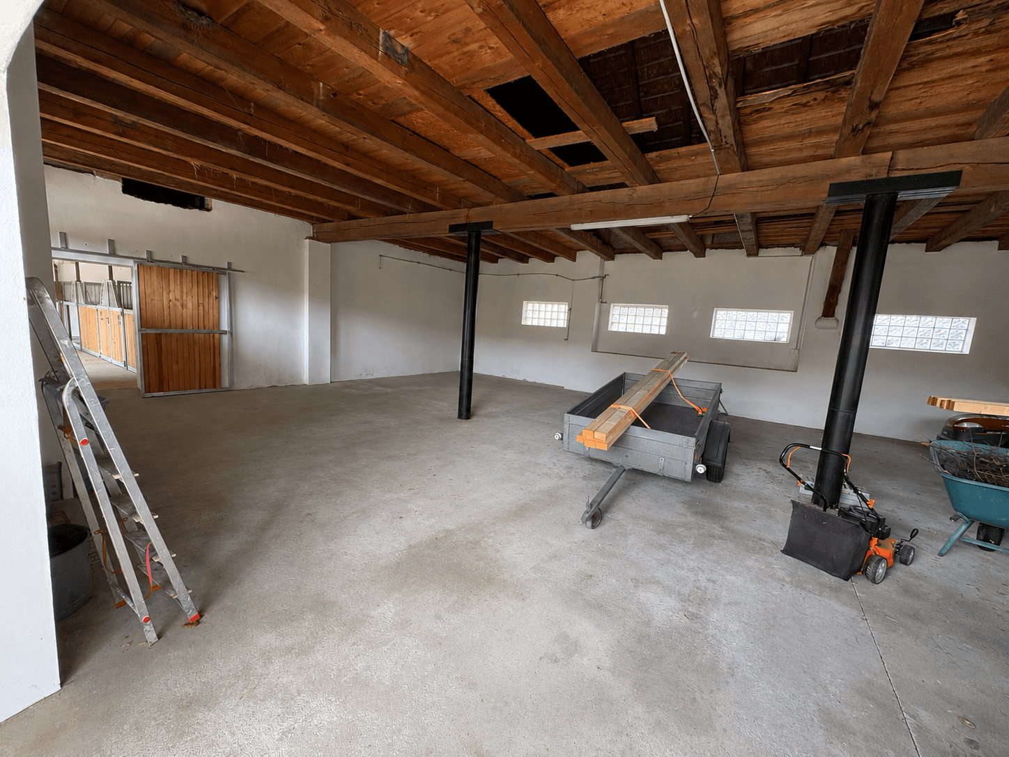 Prodej domu 220 m², pozemek 8.800 m², Kostomlaty nad Labem, Středočeský kraj Prodej domu 220 m², pozemek 8.800 m², Kostomlaty nad Labem, Středočeský kraj