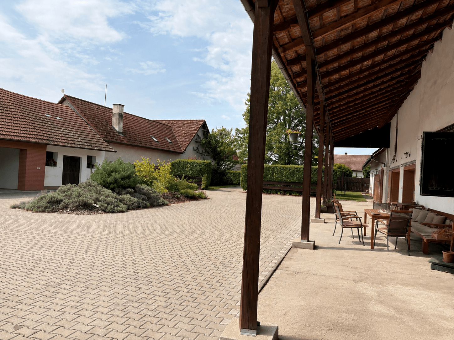 Prodej domu 220 m², pozemek 8.800 m², Kostomlaty nad Labem, Středočeský kraj Prodej domu 220 m², pozemek 8.800 m², Kostomlaty nad Labem, Středočeský kraj