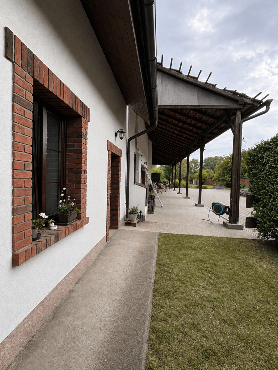 Prodej domu 220 m², pozemek 8.800 m², Kostomlaty nad Labem, Středočeský kraj Prodej domu 220 m², pozemek 8.800 m², Kostomlaty nad Labem, Středočeský kraj