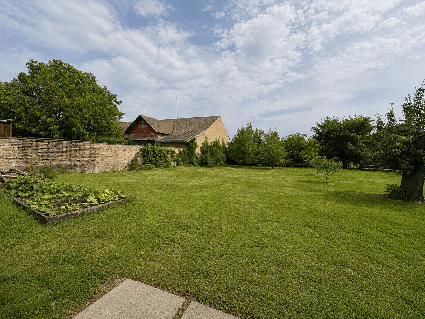 Prodej domu 220 m², pozemek 8.800 m², Kostomlaty nad Labem, Středočeský kraj Prodej domu 220 m², pozemek 8.800 m², Kostomlaty nad Labem, Středočeský kraj