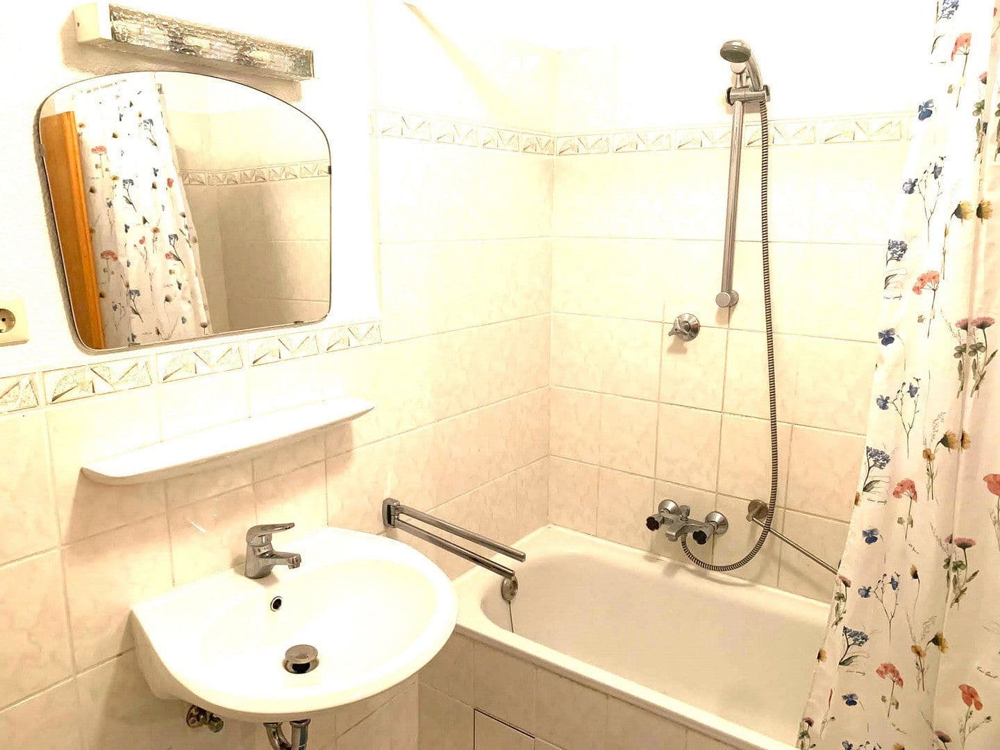 Pronájem bytu 3+1 86 m², Ludwigshafen, Porýní-Falc Pronájem bytu 3+1 86 m², Ludwigshafen, Porýní-Falc