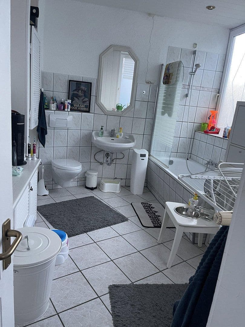 Pronájem bytu 3+1 79 m², Holtenauer Straße 240, Kiel, Šlesvicko-Holštýnsko Pronájem bytu 3+1 79 m², Holtenauer Straße 240, Kiel, Šlesvicko-Holštýnsko