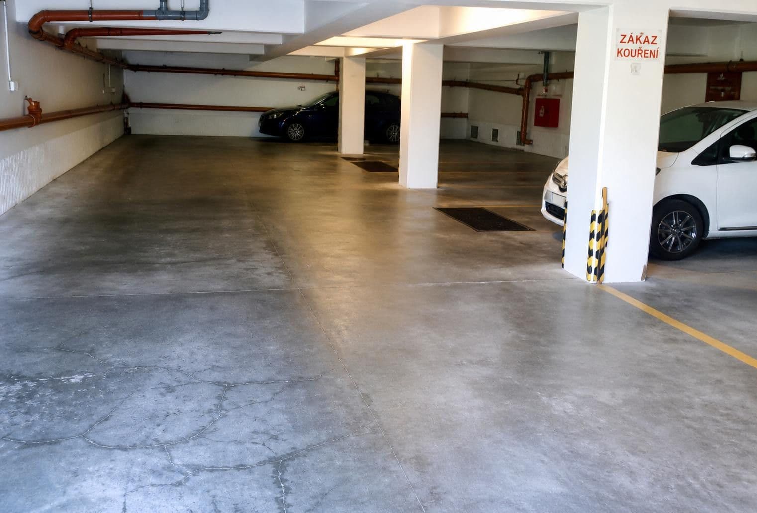 Pronájem garáže 20 m², Högrova, Brno, Jihomoravský kraj Pronájem garáže 20 m², Högrova, Brno, Jihomoravský kraj