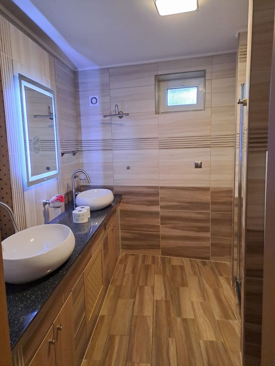Prodej domu 412 m², pozemek 318 m², Revoluční, Šestajovice, Středočeský kraj Prodej domu 412 m², pozemek 318 m², Revoluční, Šestajovice, Středočeský kraj
